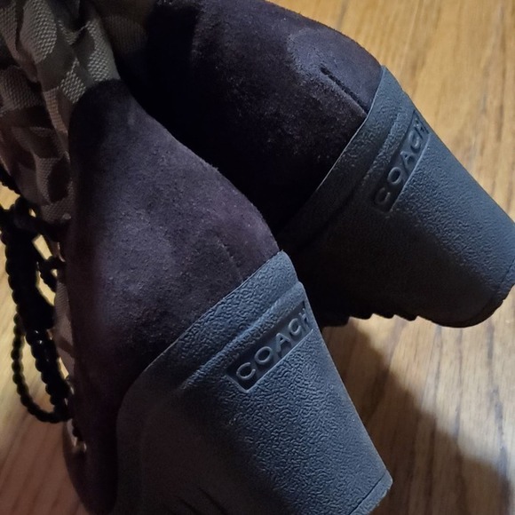 Like new Authentic Coach Boots - Maisy sizE 8.5 - Picture 4 of 9